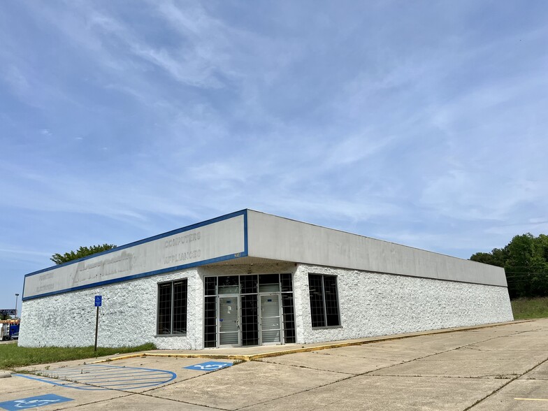 2850 N Market St, Shreveport, LA for rent - Building Photo - Image 2 of 50