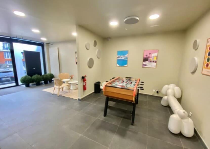 130-132 Rue De Normandie, Courbevoie to rent - Building Photo - Image 3 of 5