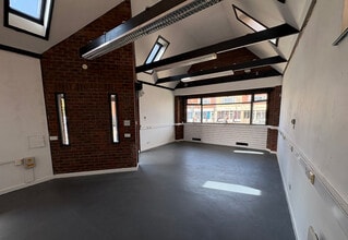 1 Park Rd S, Havant to rent Interior Photo- Image 2 of 3
