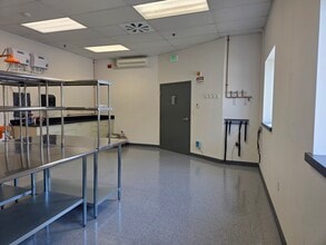 25 Olympia Ave, Woburn, MA to rent Interior Photo- Image 1 of 3