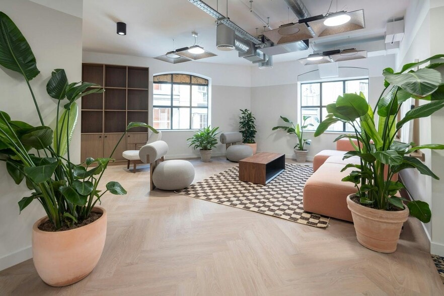 6-8 Luke St, London to rent - Building Photo - Image 3 of 27