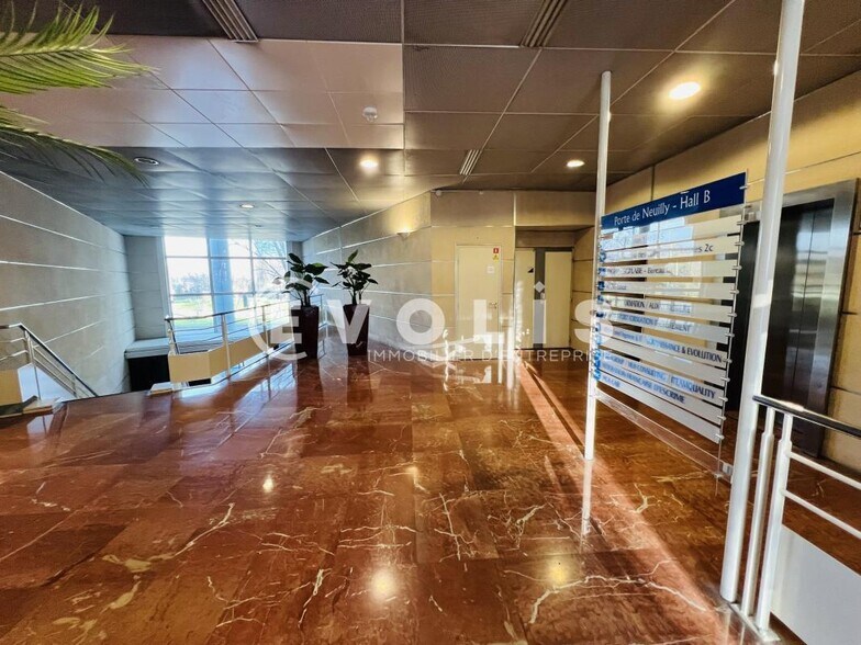 9-10 Porte De Neuilly, Noisy-le-Grand to rent - Building Photo - Image 2 of 14