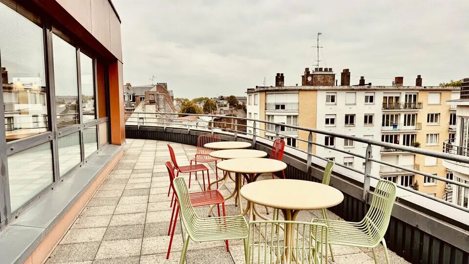 Office in Lille to rent - Building Photo - Image 2 of 8