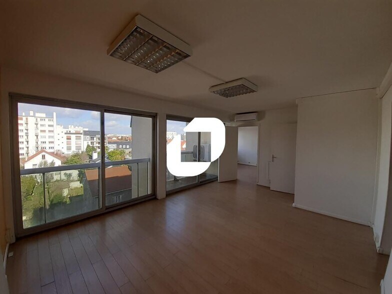 Office in Saint-Maur-des-Fossés to rent - Interior Photo - Image 2 of 7