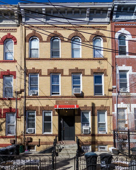 411 Himrod St, Brooklyn, NY for sale - Primary Photo - Image 1 of 14