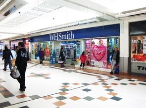 Almondvale Ave, Livingston to rent Building Photo- Image 1 of 2