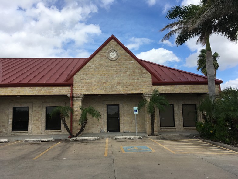 2117 E Tyler Ave, Harlingen, TX for rent - Building Photo - Image 2 of 7