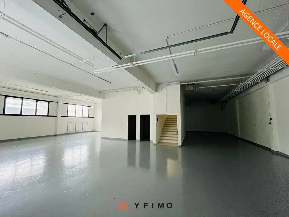 Location Local d'activités 601 m² - Photo 1