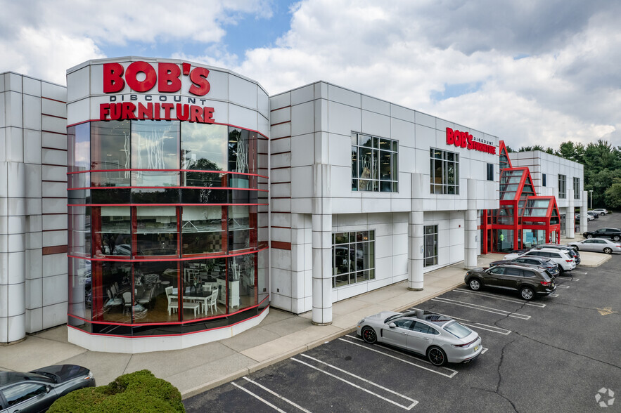 160 N State Route 17, Paramus, NJ for sale - Building Photo - Image 1 of 1