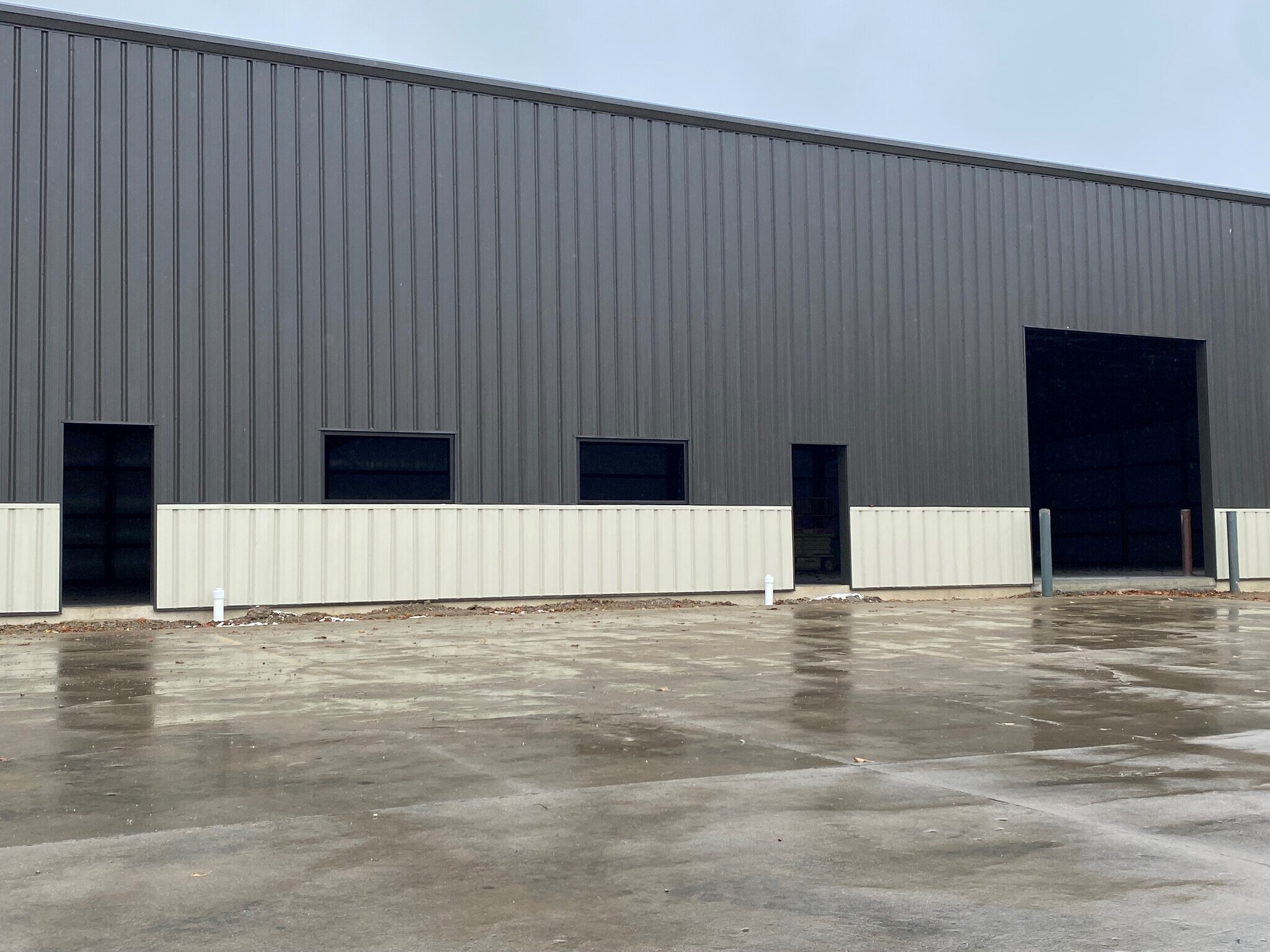 4130-4136 Fourier Dr, Fort Wayne, IN to rent Building Photo- Image 1 of 7