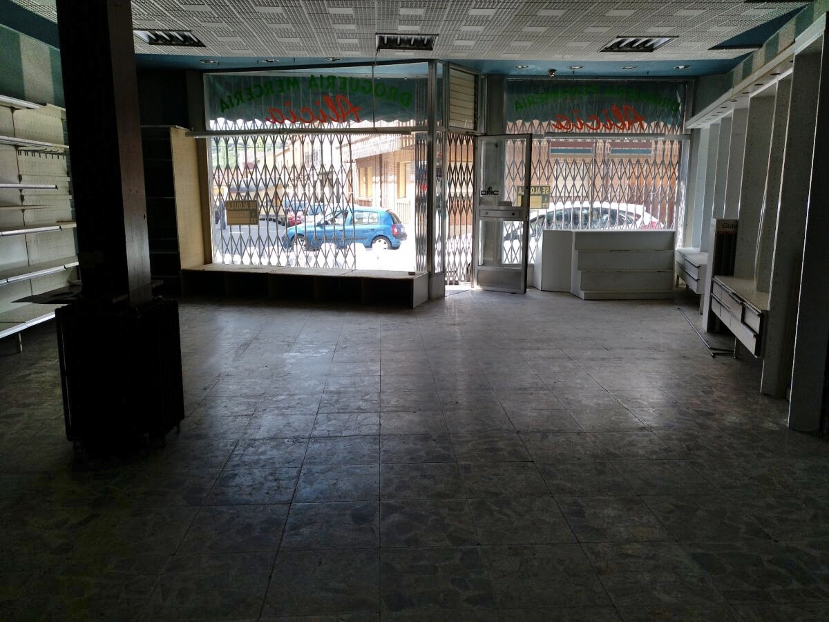 Retail in Segovia, Segovia to rent Building Photo- Image 1 of 3