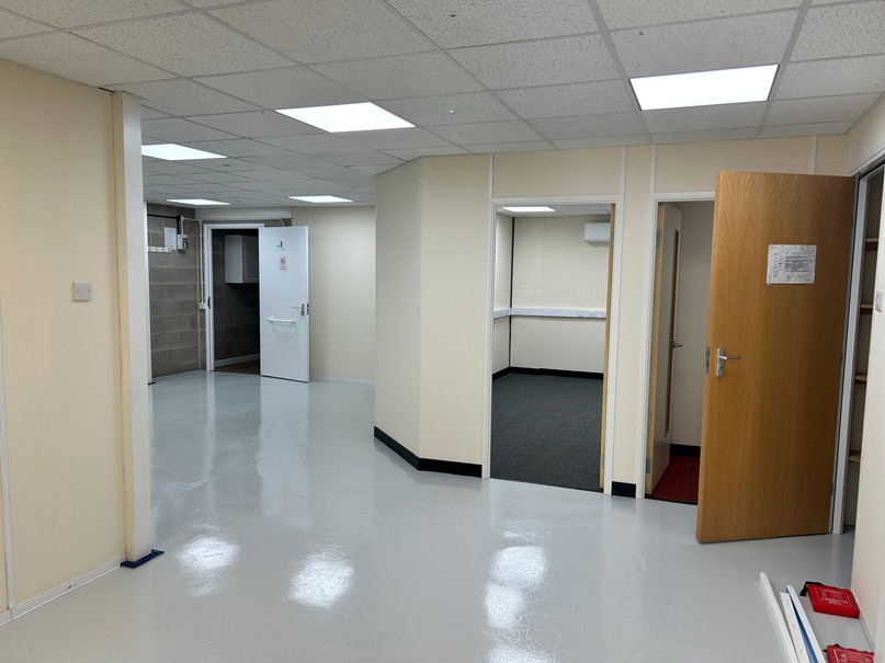 1 School Ln, Eastleigh to rent Interior Photo- Image 1 of 3