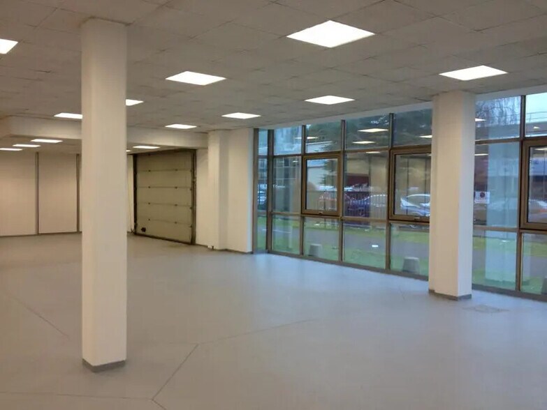 1-7 Rue Henri De France, Bezons to rent - Interior Photo - Image 3 of 7