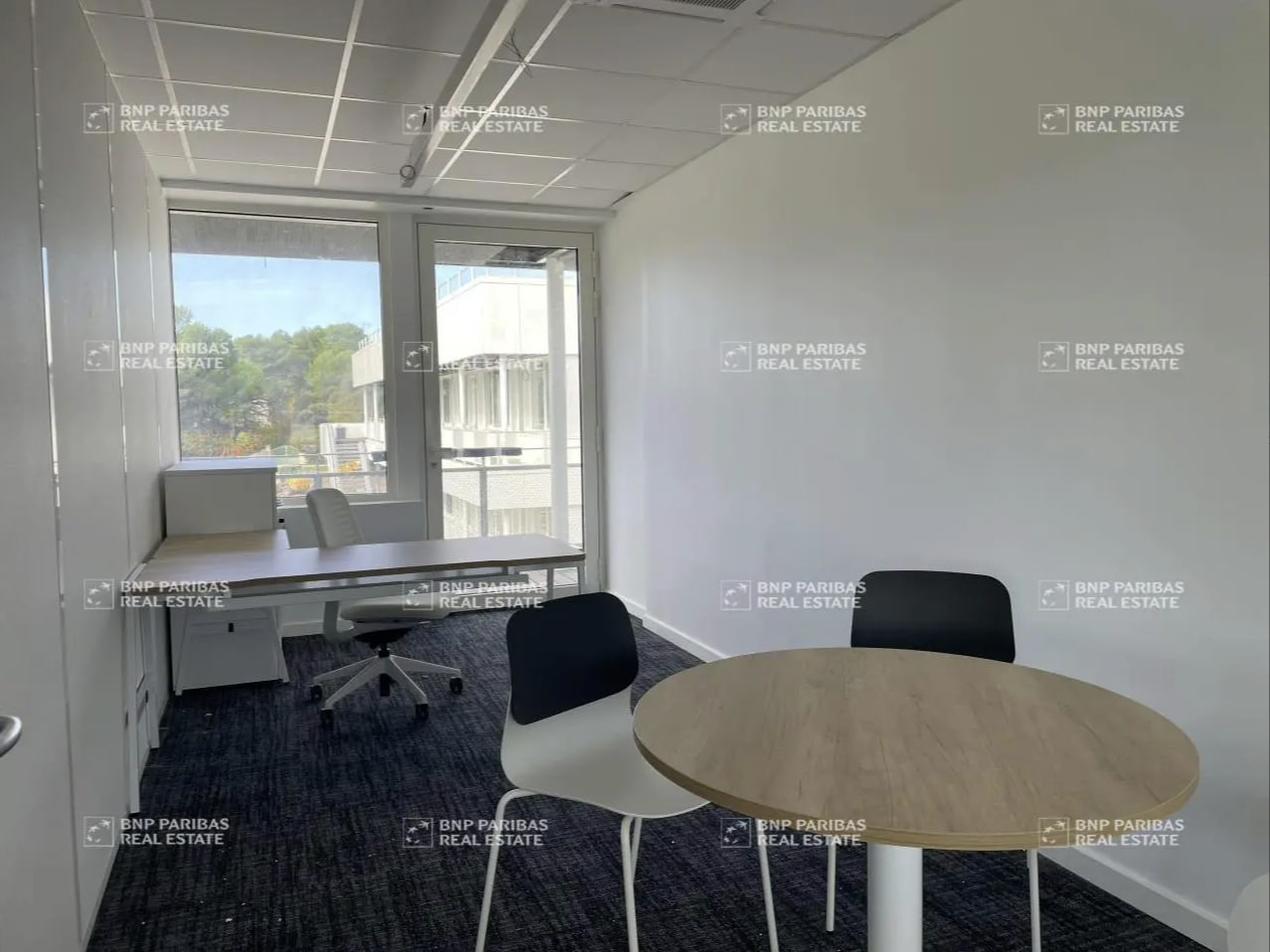 Office in Ventabren to rent Interior Photo- Image 1 of 6