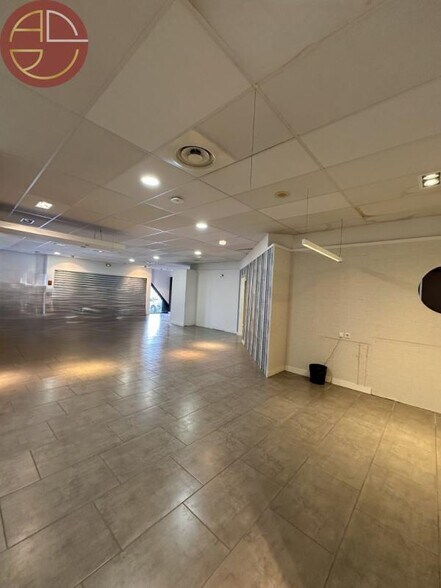 Retail in Portet-sur-Garonne to rent - Interior Photo - Image 3 of 10