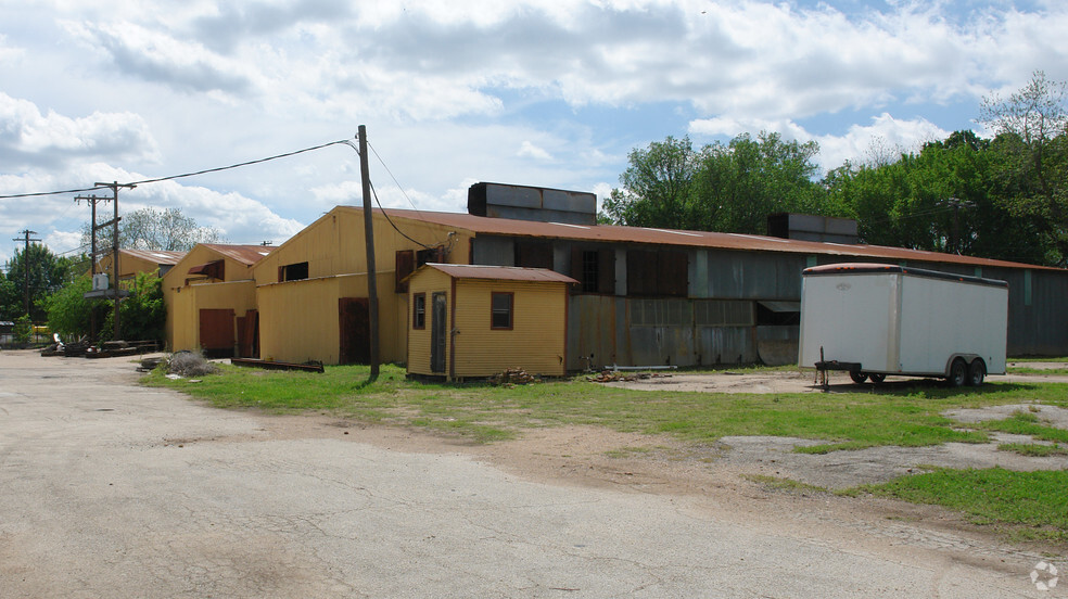 109 NW 2nd St, Smithville, TX for rent - Other - Image 2 of 27