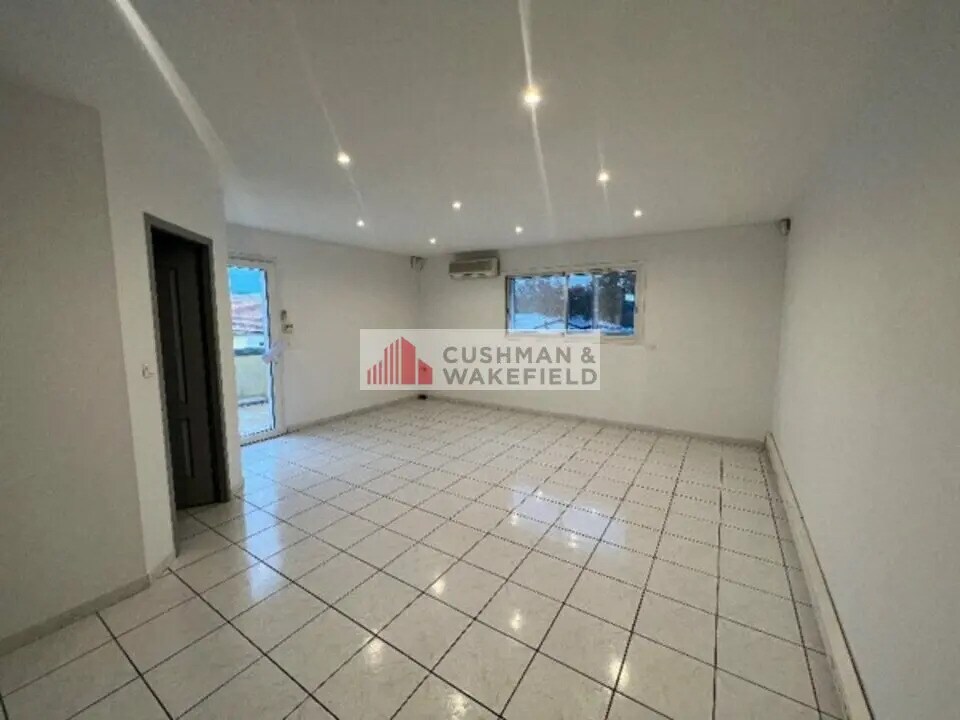 Location Bureaux 126 m² - Photo 1