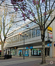 28-36 Commercial Way, Woking for rent Primary Photo- Image 1 of 5