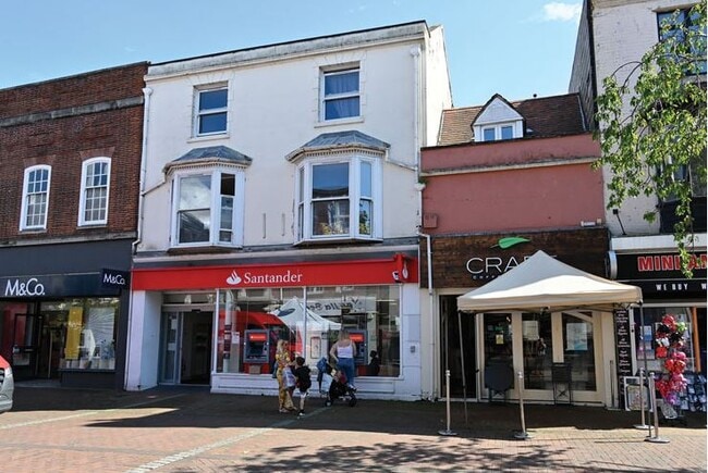 More details for 128, 128A-129 High St, Gosport - Retail to Rent