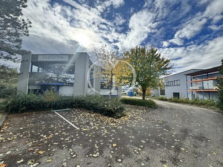 Light Industrial in 4 Rue De Catalogne, Decines-Charpieu to rent - Building Photo - Image 3 of 8