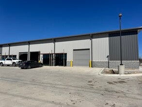 5865 Houston St, San Antonio, TX to rent Building Photo- Image 1 of 1