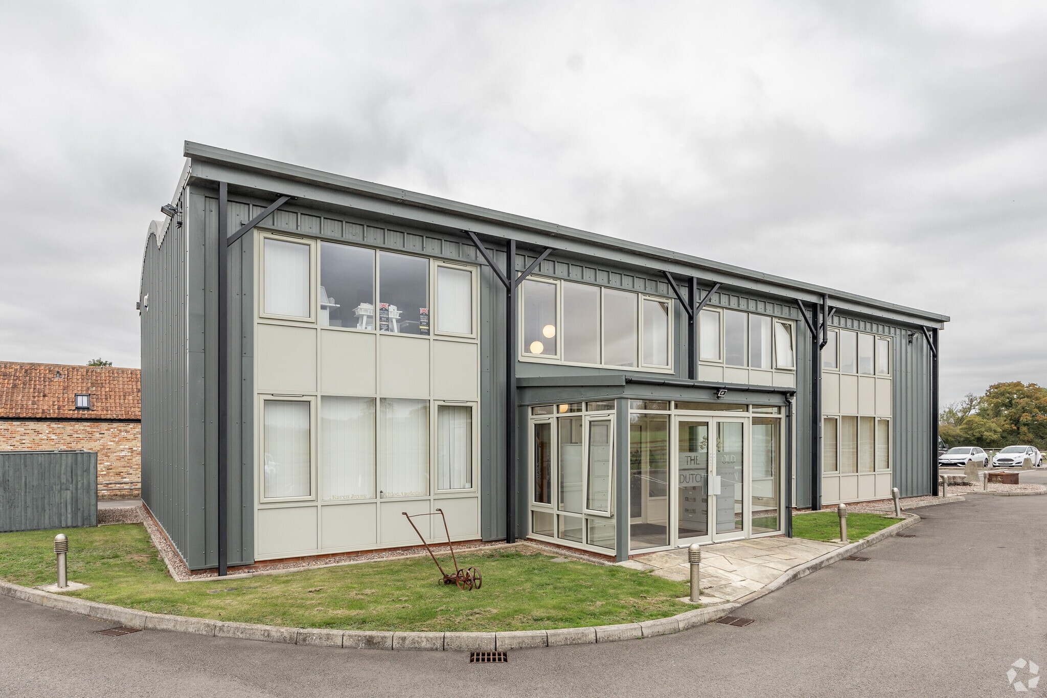 Dutch Barn, Stonehouse to rent Primary Photo- Image 1 of 9