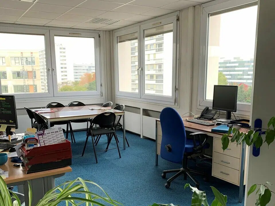 Office in Nantes to rent Building Photo- Image 1 of 2