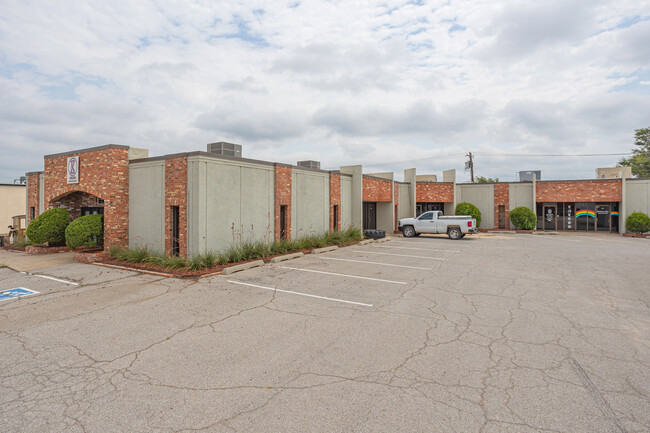 More details for 1811 Industrial Blvd, Norman, OK - Light Industrial for Rent