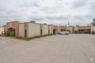 1811 Industrial Blvd, Norman, OK for rent Building Photo- Image 1 of 22