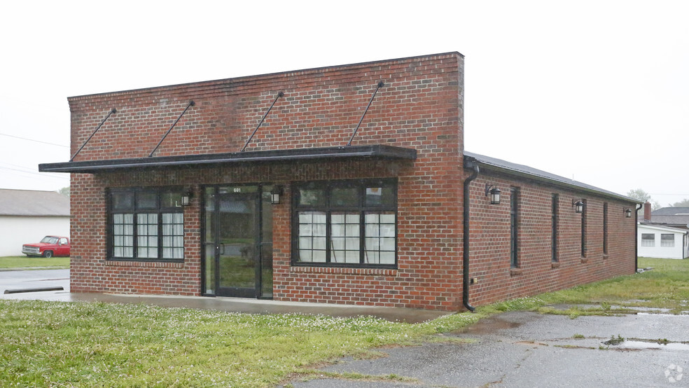 601 E Main St, Maiden, NC for sale - Primary Photo - Image 1 of 1