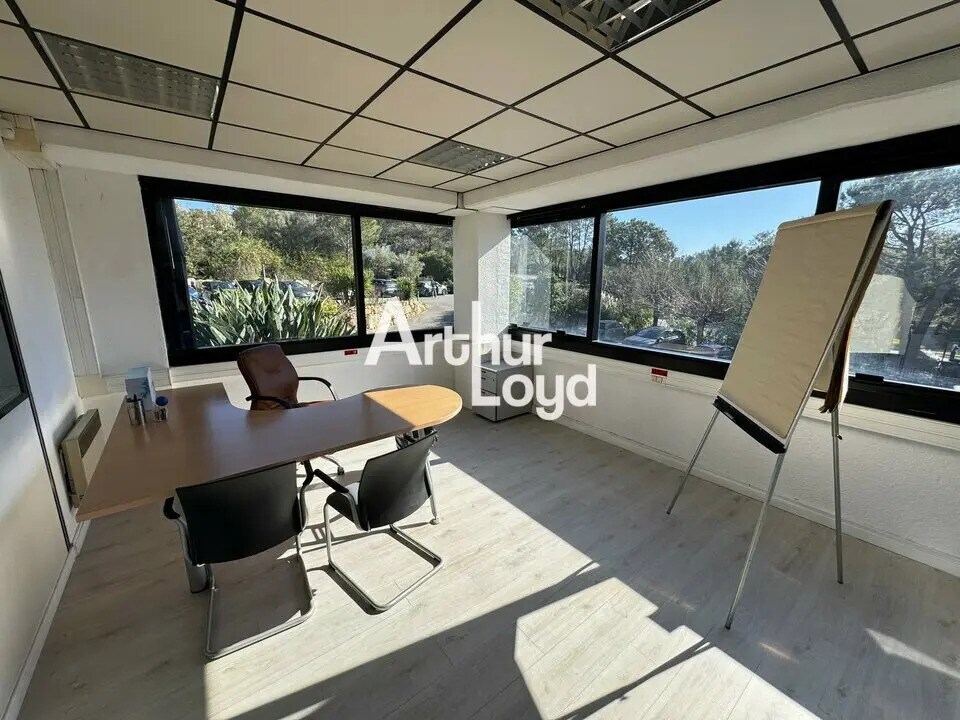 Office in Valbonne to rent Building Photo- Image 1 of 8