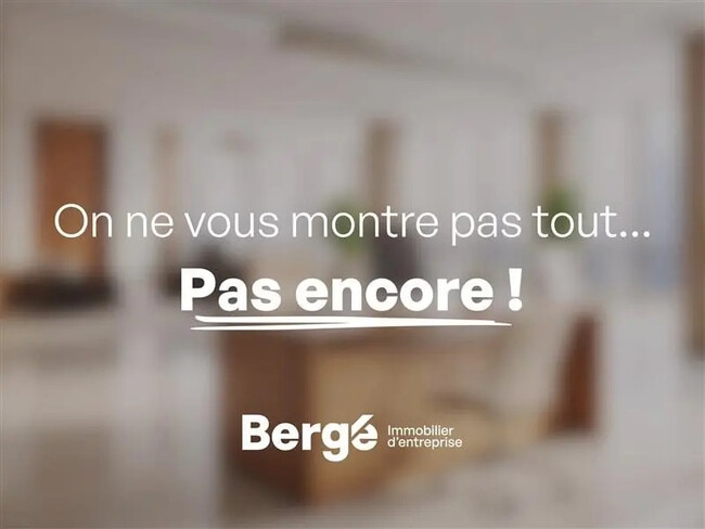 Location Commerce 121 m²