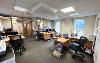 Market Pl, Ringwood to rent Interior Photo- Image 1 of 6