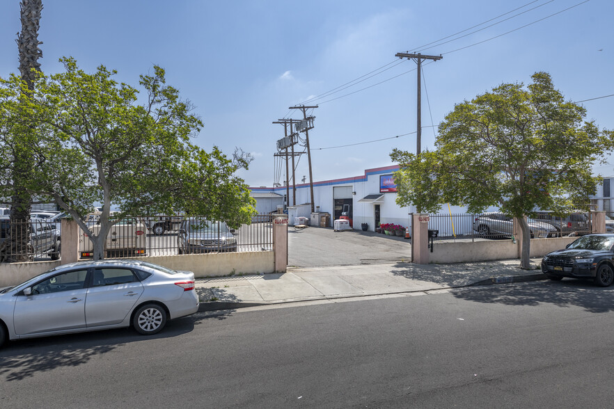 7820 Gloria Ave, Van Nuys, CA for rent - Building Photo - Image 3 of 30