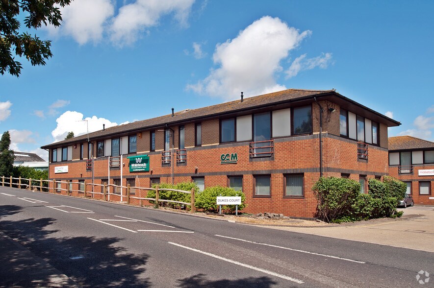 Bognor Rd, Chichester PO19 8FX UK