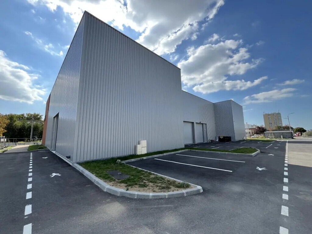 Vente Entrepôt 1 120 m² - Photo 1