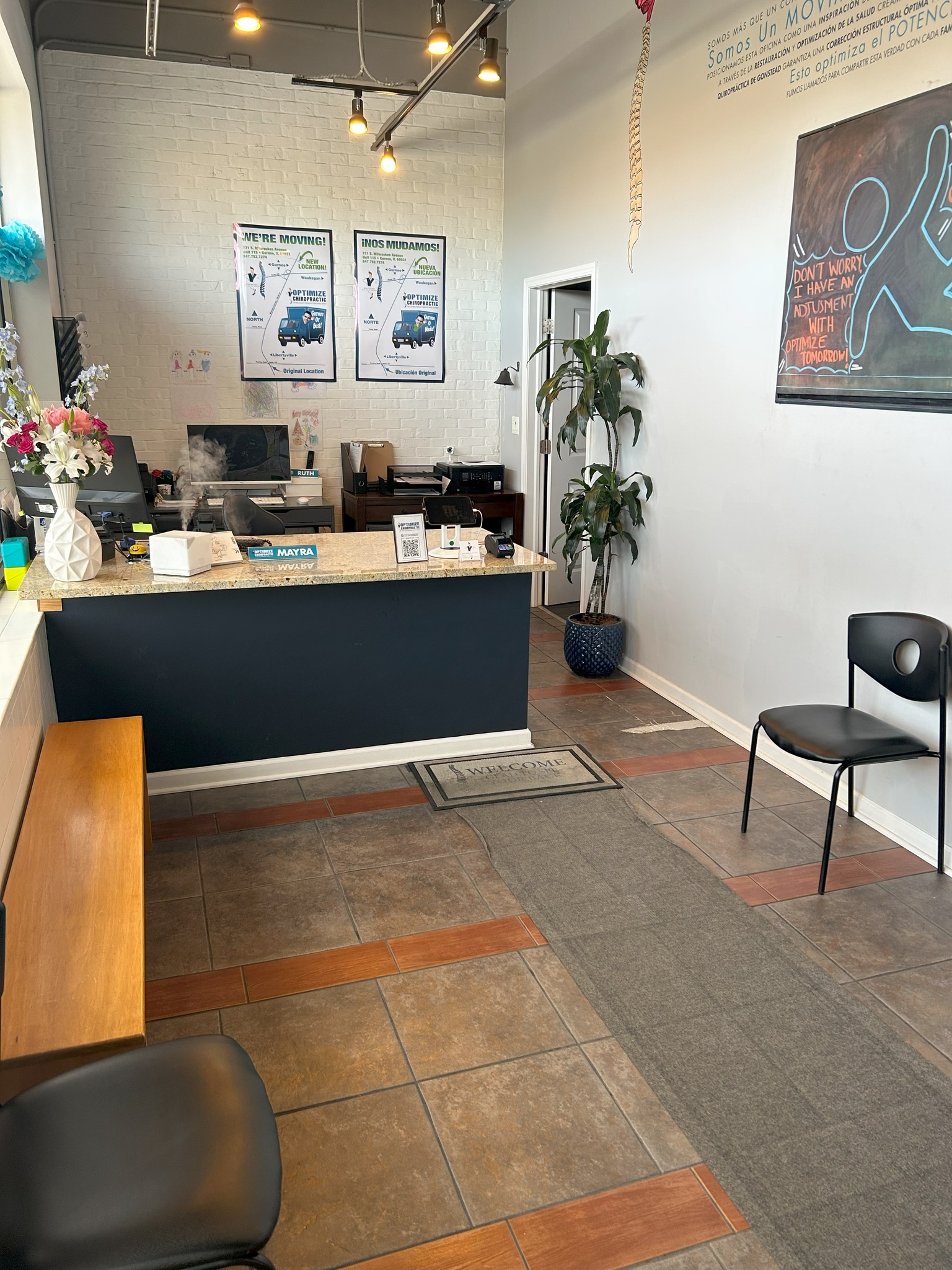 1742-1768 N Milwaukee Ave, Libertyville, IL to rent Interior Photo- Image 1 of 6