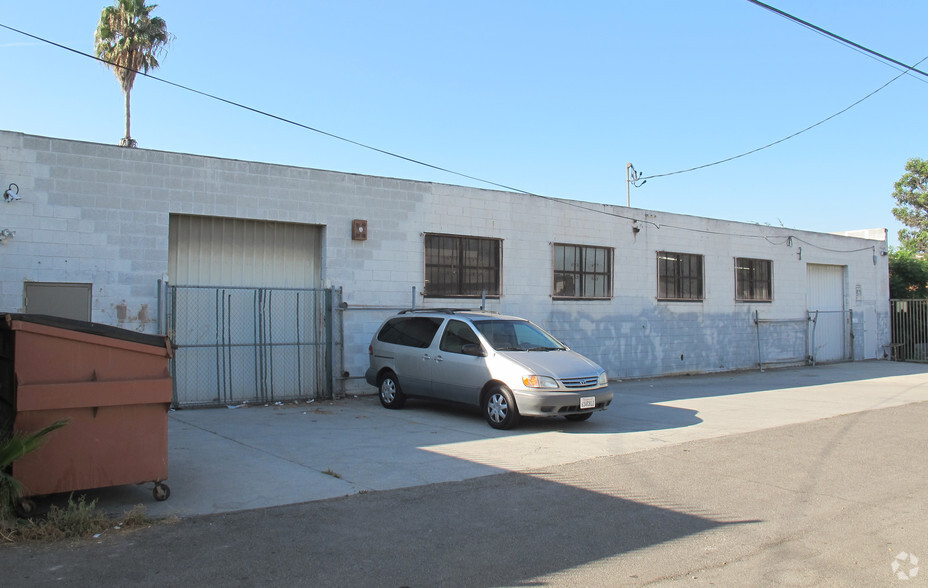 4223 W Jefferson Blvd, Los Angeles, CA for rent - Building Photo - Image 2 of 20