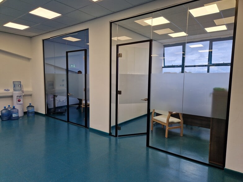 112 Mariners Wharf, Liverpool for sale - Interior Photo - Image 2 of 5