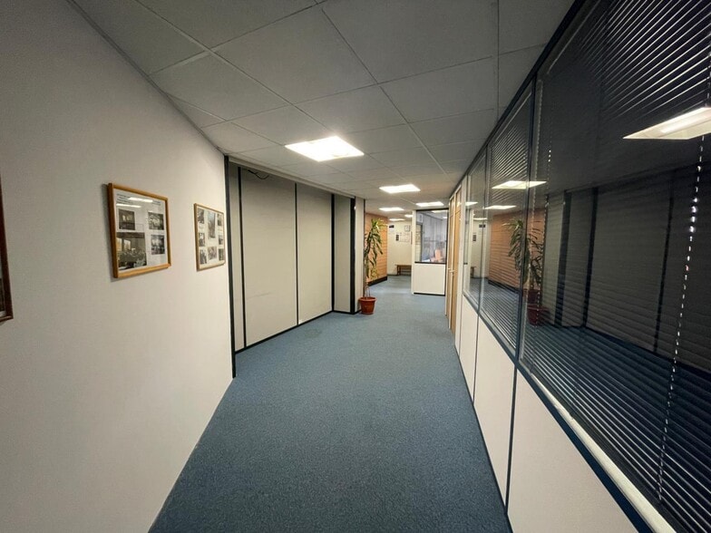 Office in Argenteuil to rent - Interior Photo - Image 3 of 8