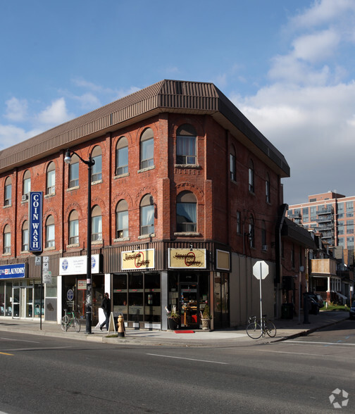 2790-2792 Dundas St W, Toronto, ON for rent - Primary Photo - Image 1 of 3