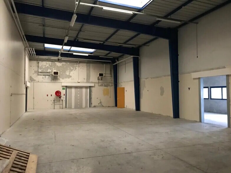 1 Rue Du Château De Bel Air, Carquefou to rent - Building Photo - Image 2 of 4