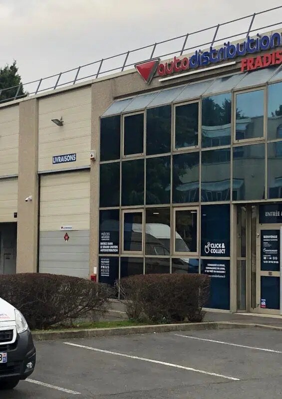 Industrial in Bezons to rent Building Photo- Image 1 of 7