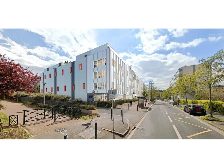Office in Nanterre to rent - Building Photo - Image 2 of 10