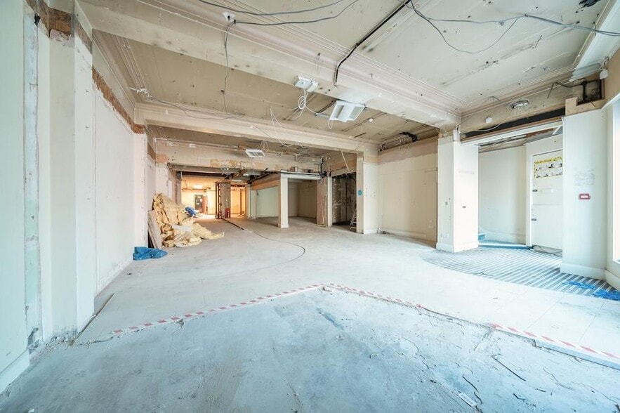 15-17 Bridge St, Pinner to rent - Interior Photo - Image 2 of 7