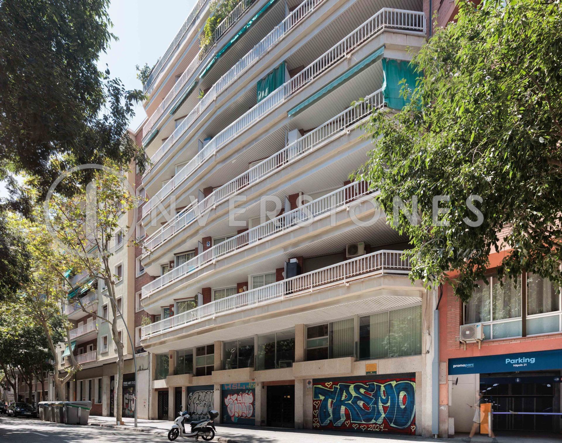 Retail in Barcelona, Barcelona to rent Interior Photo- Image 1 of 19