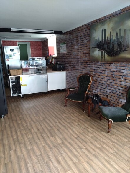 43 High St, Ross On Wye to rent - Building Photo - Image 2 of 7