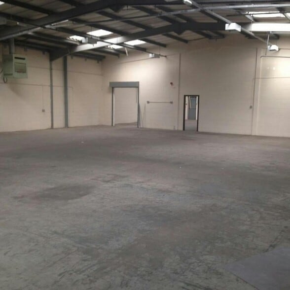 Royle Barn Rd, Rochdale to rent - Building Photo - Image 3 of 4