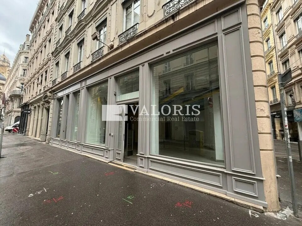 Retail in Lyon to rent Building Photo- Image 1 of 15
