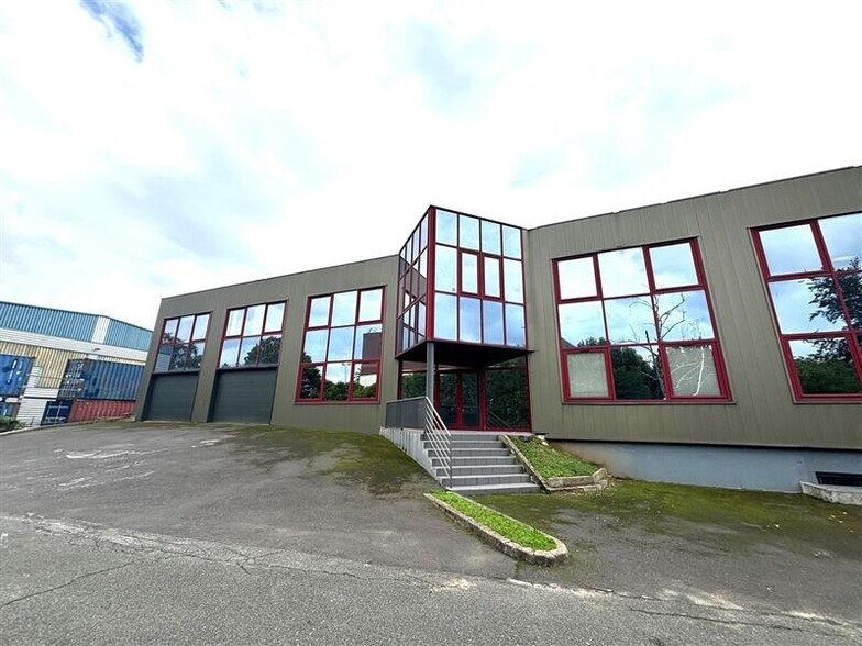 Light Industrial in Créteil to rent - Building Photo - Image 1 of 6